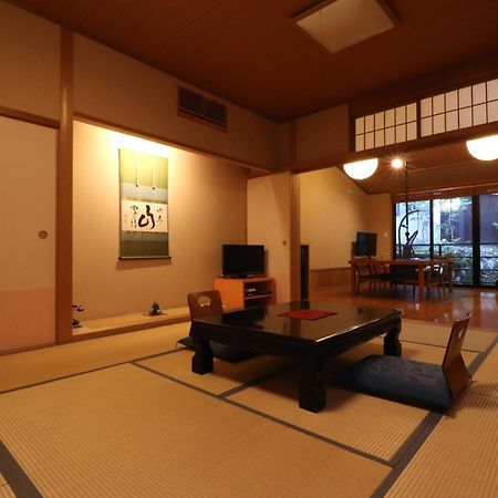 Yumoto Ueyama Ryokan Himeji Buitenkant foto
