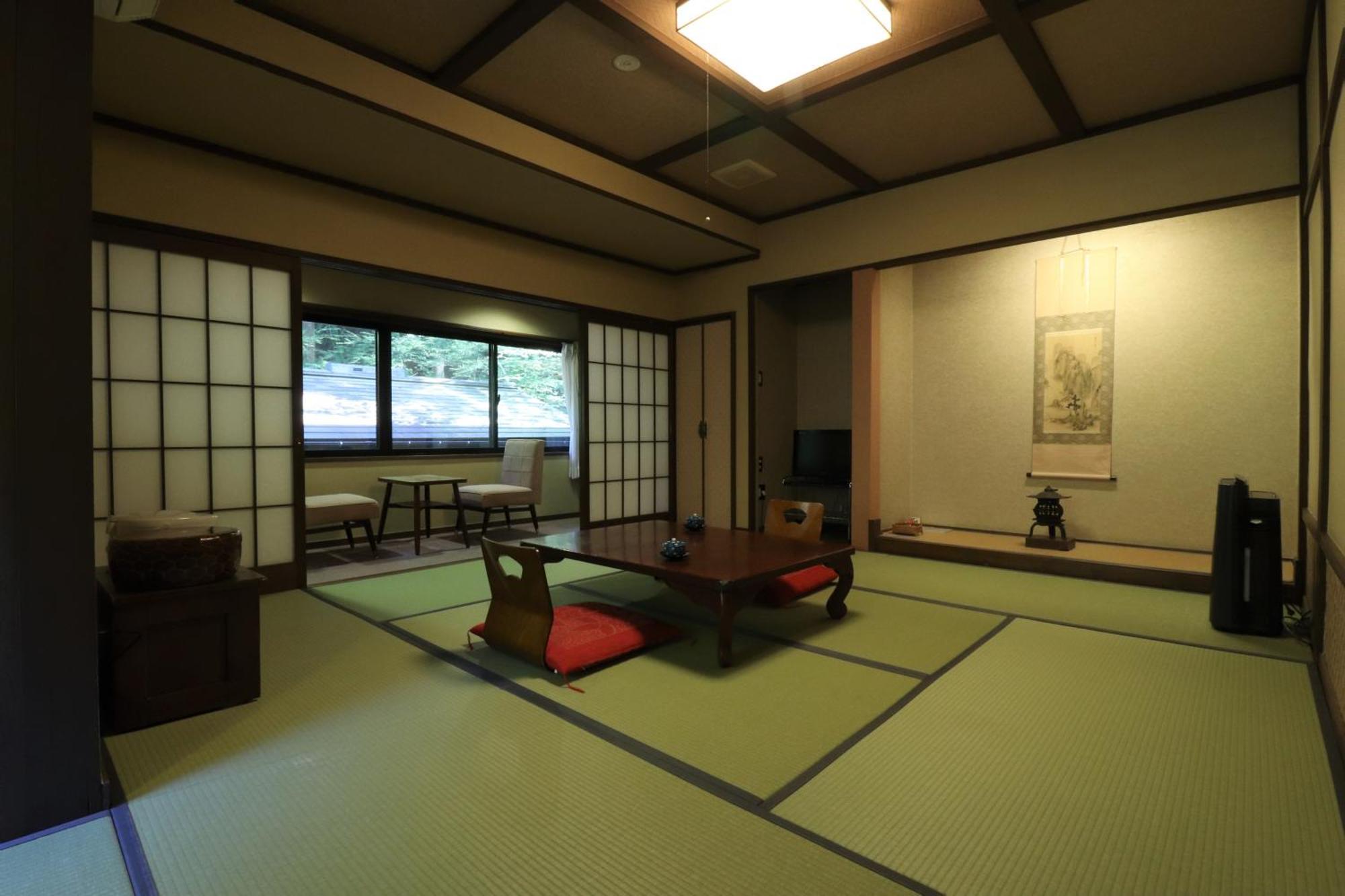 Yumoto Ueyama Ryokan Himeji Buitenkant foto