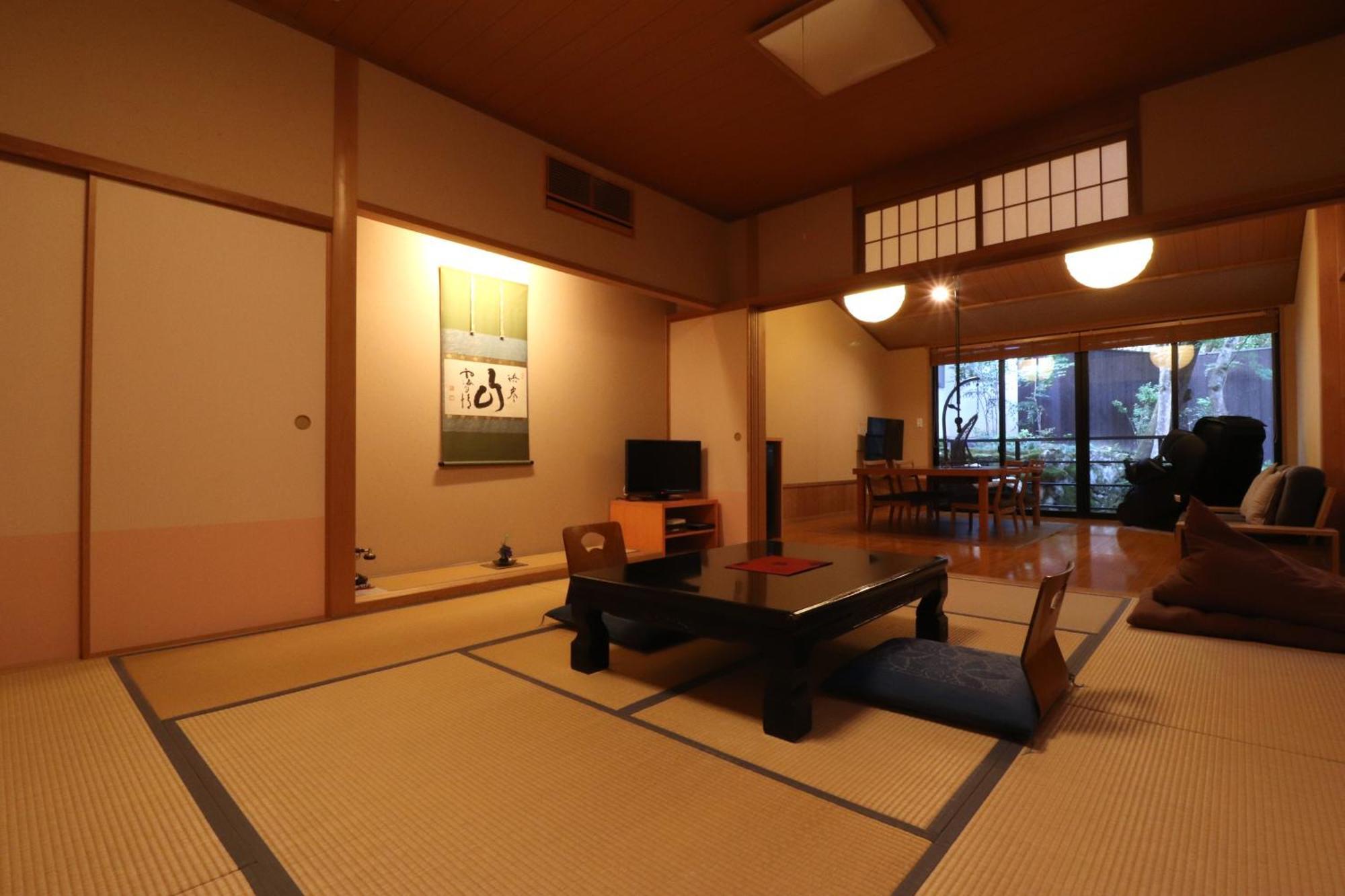 Yumoto Ueyama Ryokan Himeji Buitenkant foto